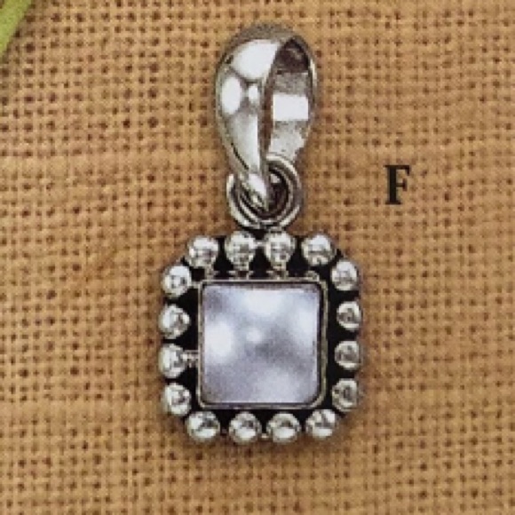 Silpada Sterling Silver And Pearl Button Frame Pendant